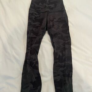 Lululemon Athletica Align Crop 21” Incognito Camo Multi Grey Camouflage Leggings